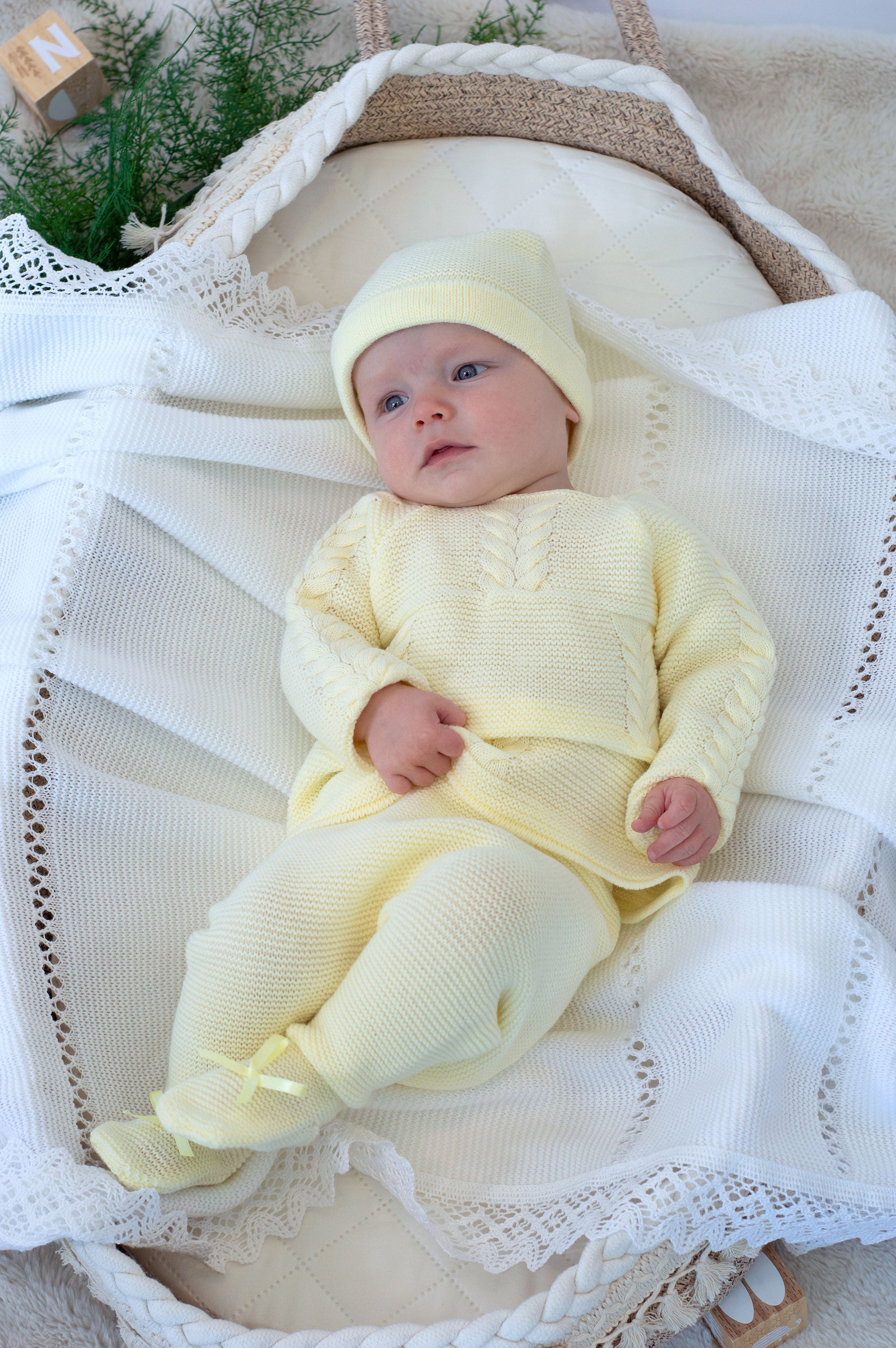 Newborn girl knitted outfits hotsell