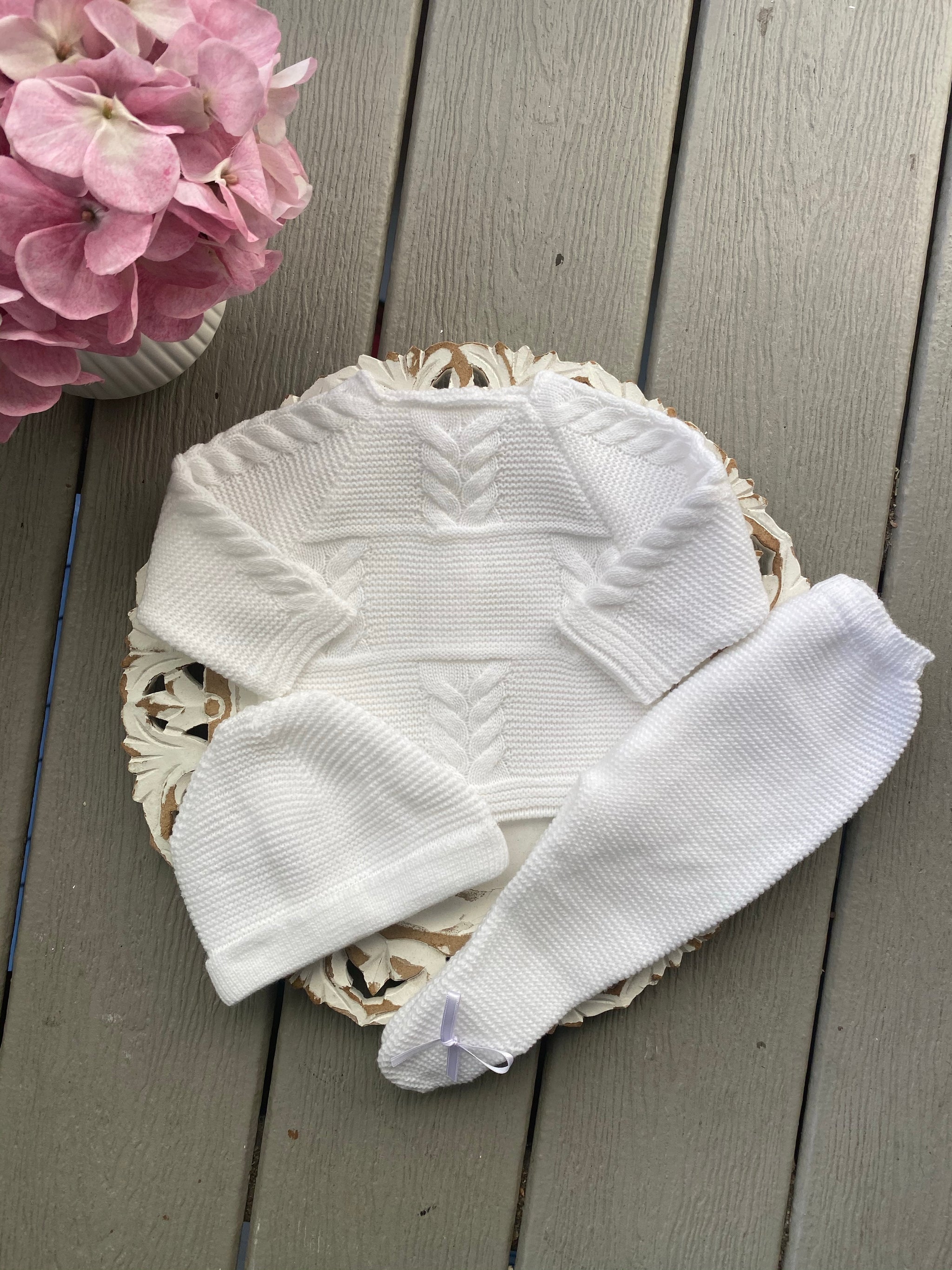 Cable-Knit Baby Knit Set in White – Gris Petalo